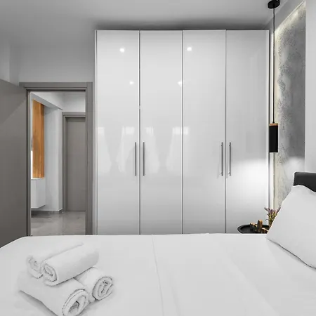 Wood N White, Nilie Hospitality Mgmt Apartment Thessaloniki Exterior photo
